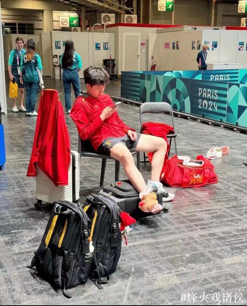 盘点王楚钦受伤瞬间！铁腿也该废了，世一的代价，粉丝太心疼