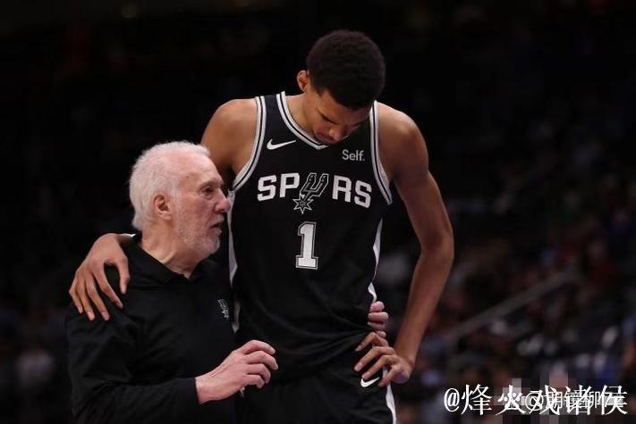 文班亚马谈雷霆:我们现在还没达到那个级别 文班亚马谈雷霆:我们现在还没达到那个级别