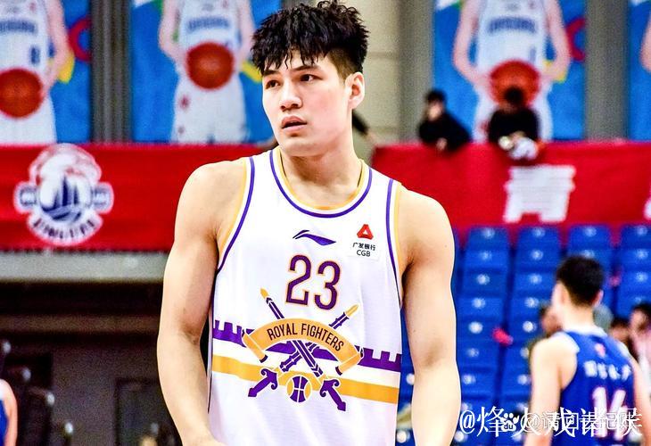 萨林杰31+15深圳2-1北控晋级八强 陈国豪30+9 萨林杰31+15深圳2-1北控晋级八强 陈国豪30+9